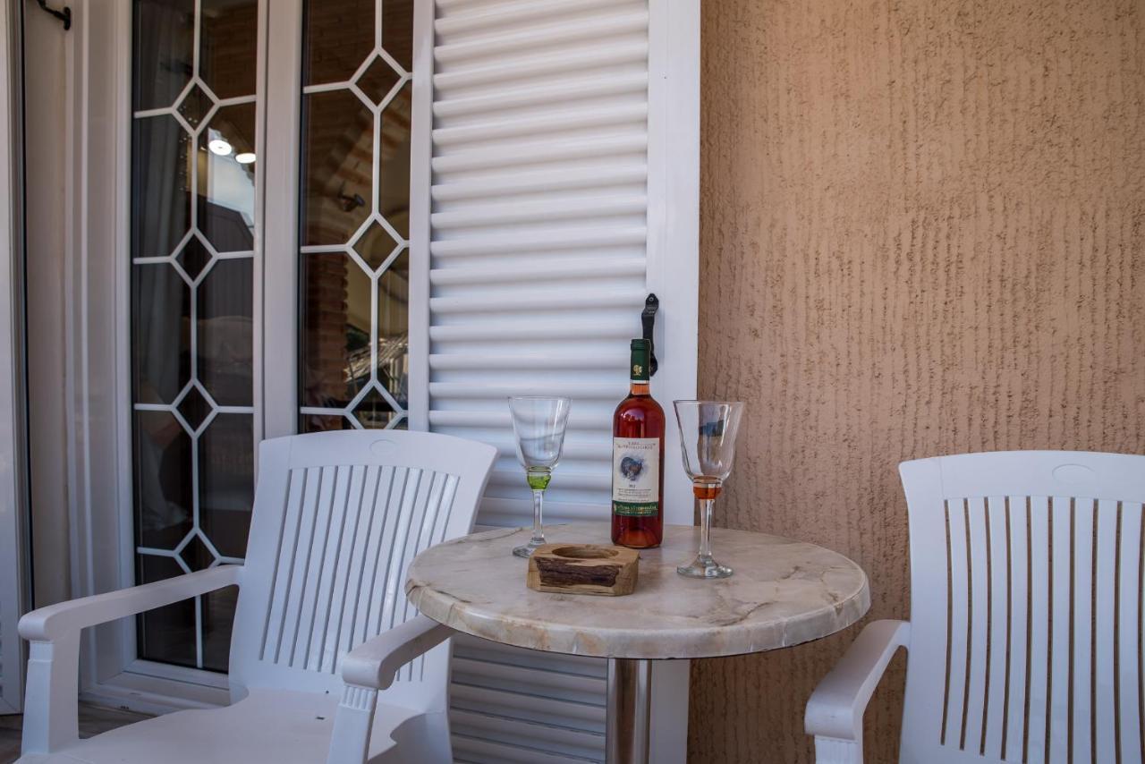 Paradise Bar Apartments Plános Dış mekan fotoğraf
